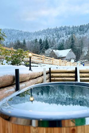 Domek w górach z gorącą balią